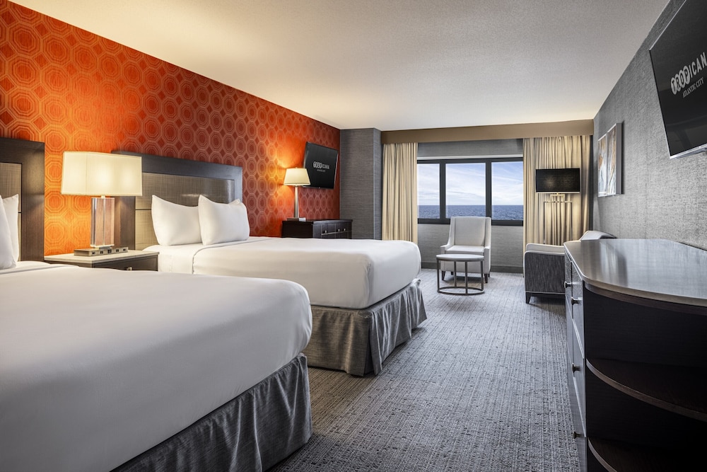 SOUTH PREMIUM OCEAN SUITE 2 QUEEN NON - SMOKING del hotel Tropicana Atlantic City