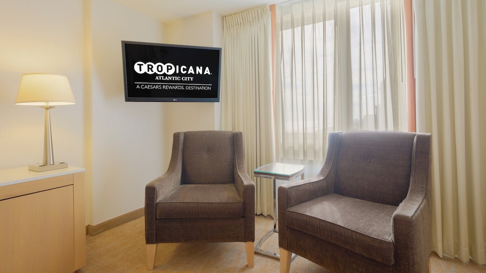 NORTH PREMIUM SUITE KING SMOKING del hotel Tropicana Atlantic City. Foto 3
