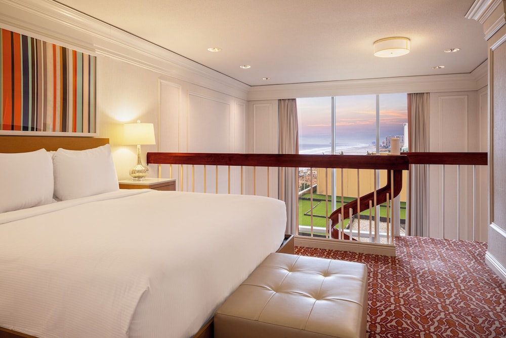 NORTH BI - LEVEL SUITE KING SMOKING del hotel Tropicana Atlantic City. Foto 1