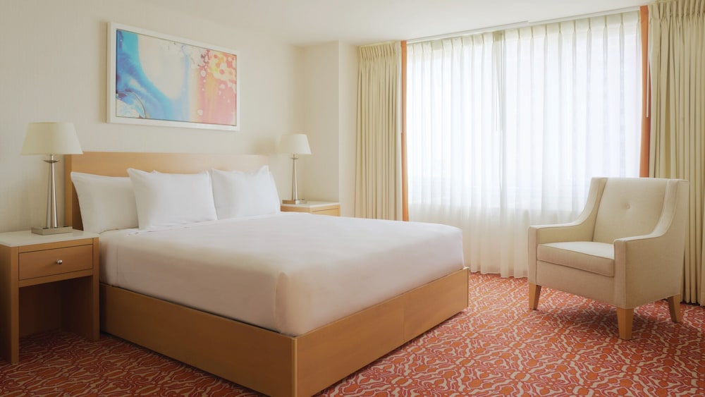 NORTH ONE BEDROOM SUITE KING NON - SMOKING del hotel Tropicana Atlantic City. Foto 1