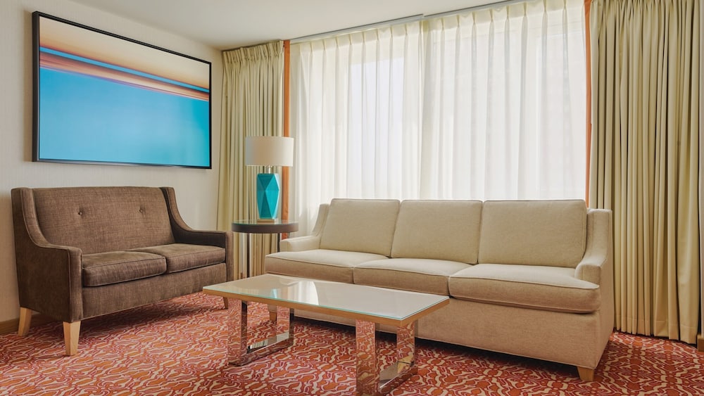 NORTH ONE BEDROOM SUITE KING NON - SMOKING del hotel Tropicana Atlantic City. Foto 3