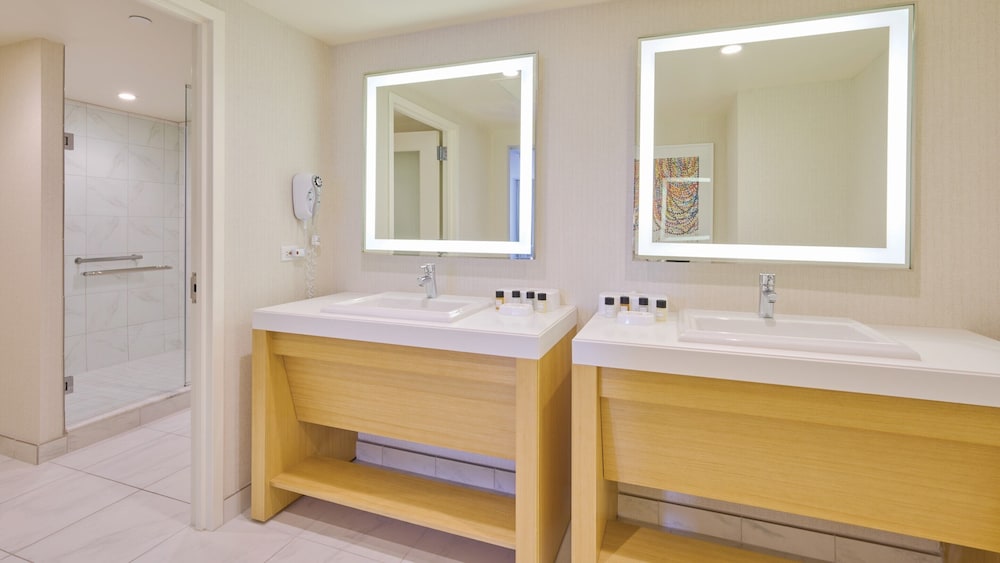 NORTH ONE BEDROOM SUITE KING NON - SMOKING del hotel Tropicana Atlantic City. Foto 4
