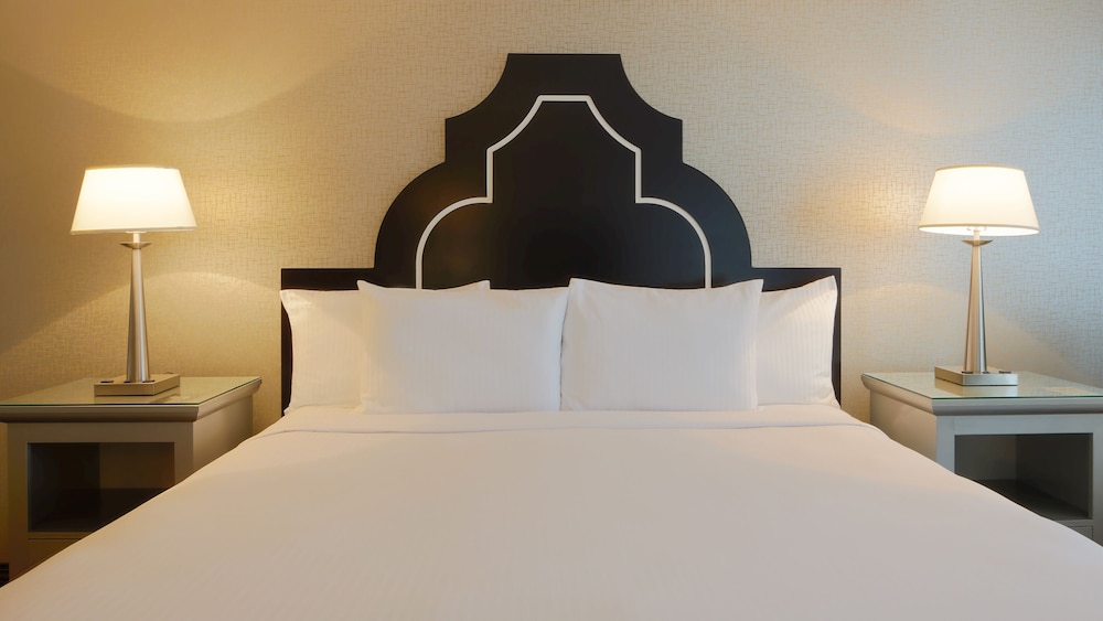 CHELSEA CLASSIC ROOM 1 KING NON - SMOKING del hotel Tropicana Atlantic City. Foto 1