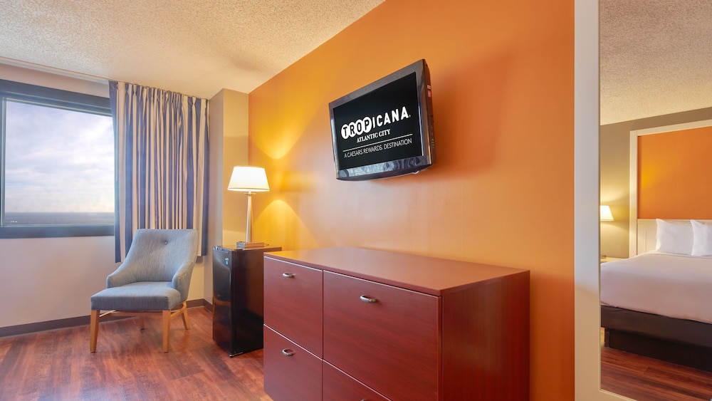 WEST CLASSIC ROOM 2 QUEEN SMOKING del hotel Tropicana Atlantic City. Foto 1