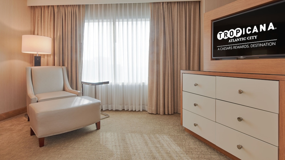 HAVANA OCEAN VIEW EXECUTIVE ROOM 1 KING NON - SMOKING del hotel Tropicana Atlantic City. Foto 1