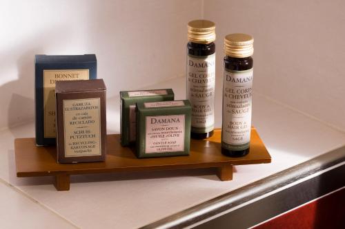 Dos habitaciones contiguas del hotel Europe Hotel Paris Tour Eiffel. Foto 5