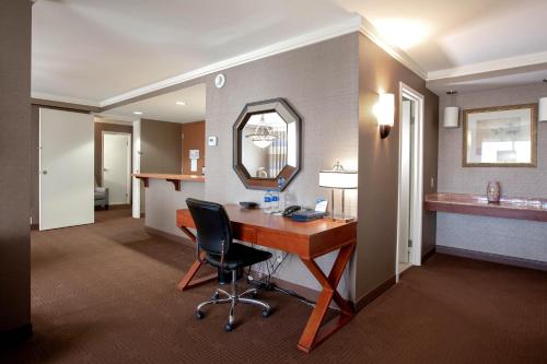 Suite nivel Concierge, 1 cama King o 2 camas Queen - Planta Concierge del hotel Sheraton Niagara Falls. Foto 5