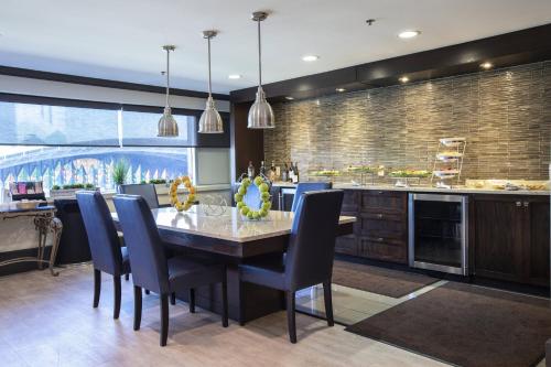 Suite nivel Concierge, 1 cama King - Planta Concierge del hotel Sheraton Niagara Falls. Foto 3