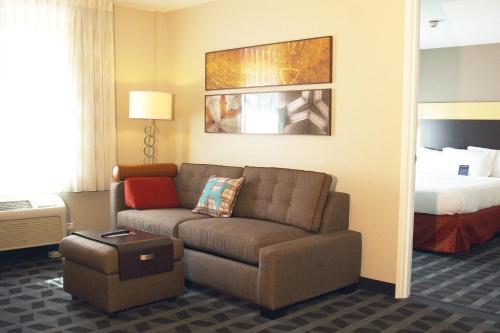 Suite de 2 dormitorios del hotel Towneplace Suites By Marriott Albany Downtown/medical Center. Foto 2