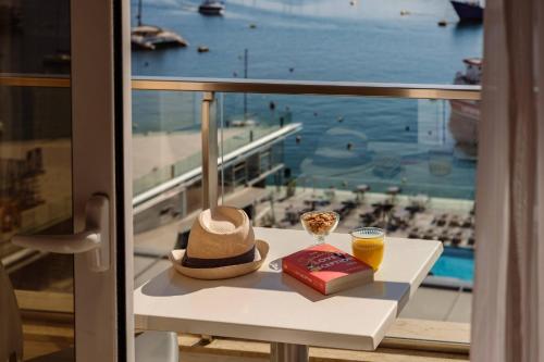 Suite Familiar con vistas al mar del hotel 115 The Strand Aparthotel. Foto 3