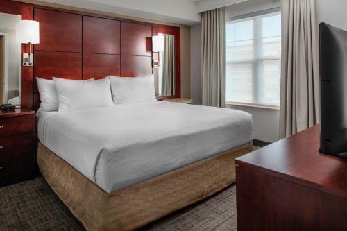 Suite de 2 dormitorios - Adaptada para personas con discapacidad auditiva del hotel Residence Inn By Marriott Yonkers Westchester County. Foto 1
