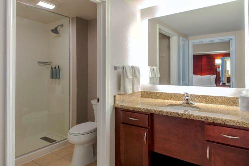 Two - Bedroom Suite with Roll - In Shower - Mobility Accessible del hotel Residence Inn By Marriott Yonkers Westchester County. Foto 4