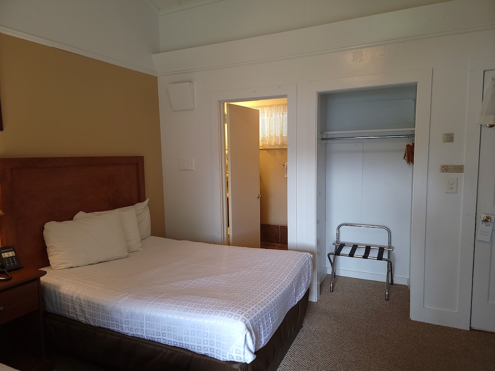Habitación estándar, 2 camas dobles, no fumadores, vistas al lago del hotel Hickory Grove Motor Inn. Foto 2