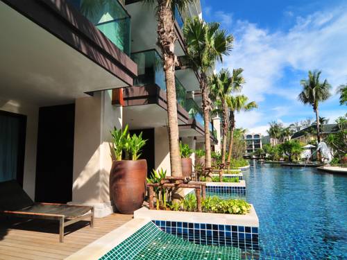 Habitación Deluxe Sunset con acceso a la piscina del hotel Phuket Graceland Resort and Spa