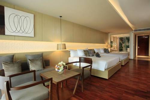 Habitación Deluxe Grand Sunset del hotel Phuket Graceland Resort and Spa