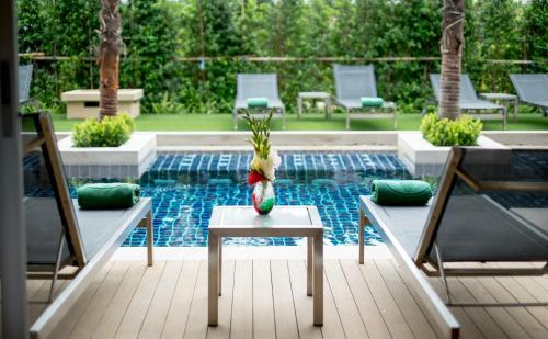 Habitación Deluxe con acceso a la piscina del hotel Phuket Graceland Resort and Spa