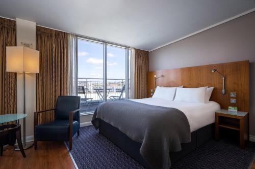 Habitación Premium con cama King, balcón y vistas del hotel Holiday Inn London Camden Lock, An Ihg. Foto 6
