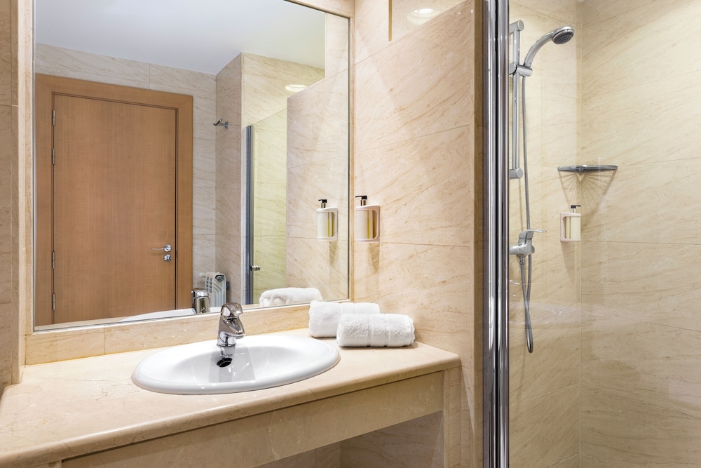 Habitación con 2 camas individuales del hotel B&B Madrid Arganda. Foto 3