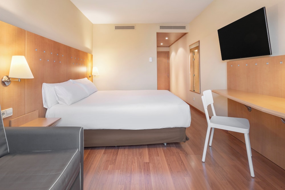 Habitación doble superior del hotel B&B Madrid Arganda. Foto 4