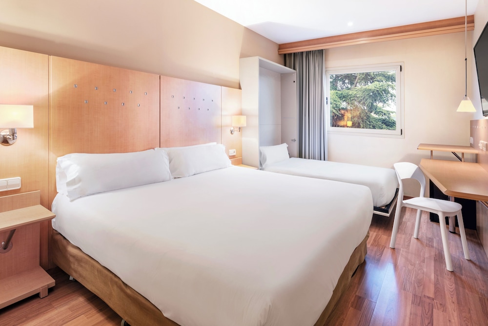 Habitación familiar del hotel B&B Madrid Arganda