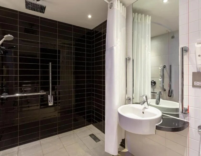 Habitación estándar, 1 cama doble, accesible para personas con discapacidad del hotel Holiday Inn Express London - Southwark, An Ihg. Foto 9