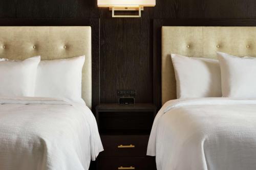 Suite de 2 habitaciones - 2 camas grandes del hotel Embassy Suites By Hilton Syracuse Destiny Usa. Foto 3