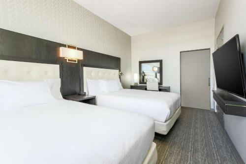 Suite de 2 habitaciones - 2 camas grandes del hotel Embassy Suites By Hilton Syracuse Destiny Usa. Foto 6