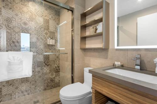 Habitación - 1 cama extragrande - No fumadores del hotel Insignia Brooklyn, Ascend Collection. Foto 12