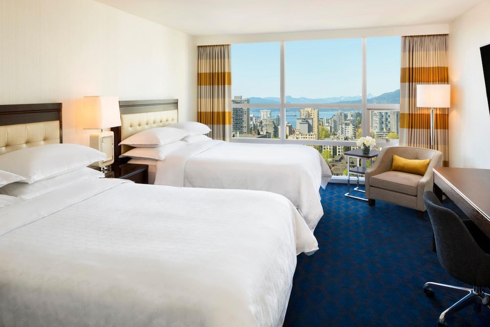 Habitación, 2 camas dobles (Low Floor) del hotel Sheraton Vancouver Wall Centre. Foto 1