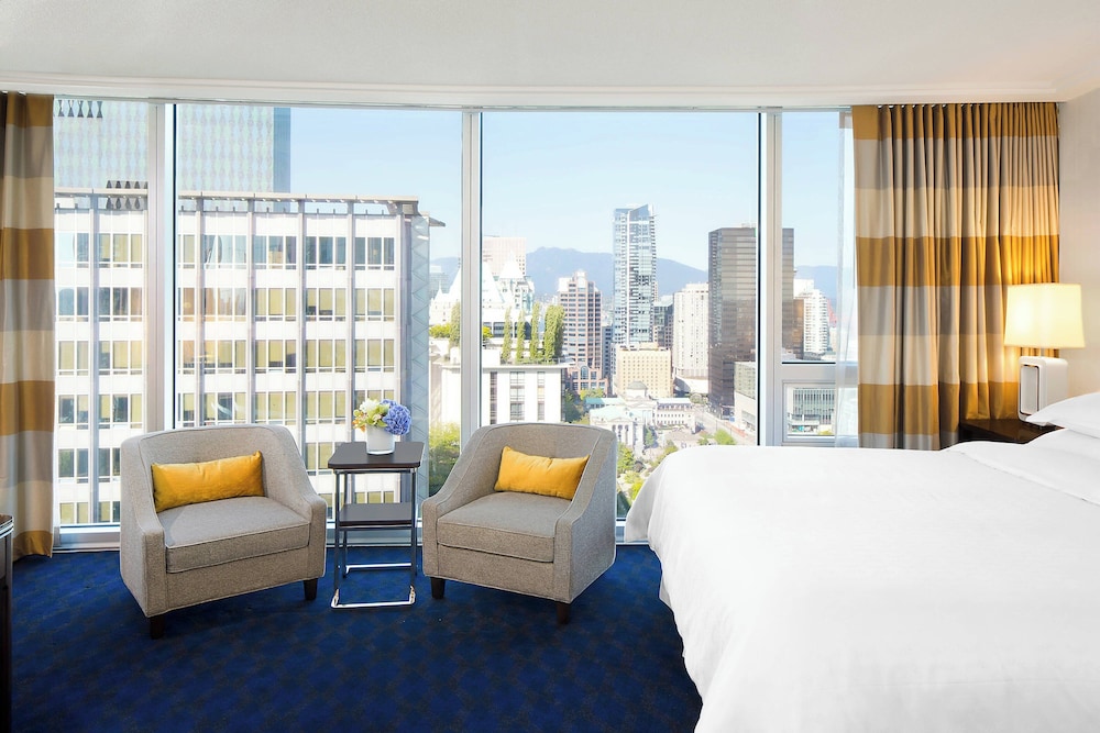 Habitación Club, 1 cama de matrimonio grande del hotel Sheraton Vancouver Wall Centre. Foto 3