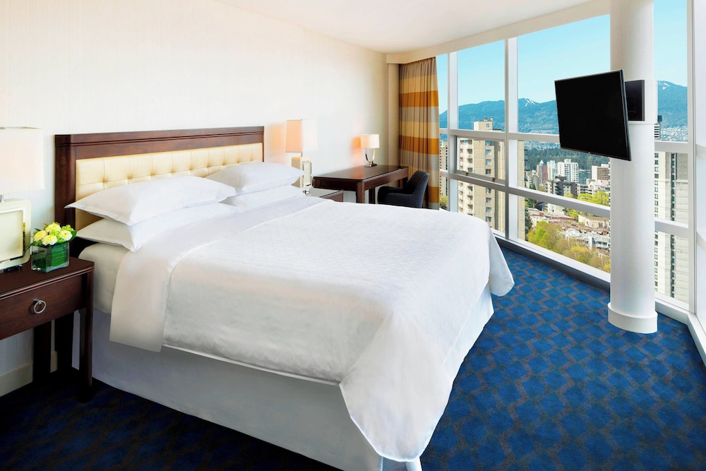 Habitación Club, 1 cama de matrimonio grande del hotel Sheraton Vancouver Wall Centre. Foto 4