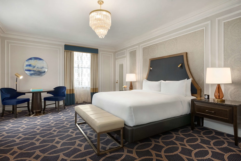 Fairmont Gold, Habitación Signature, 1 cama de matrimonio grande del hotel Fairmont Vancouver