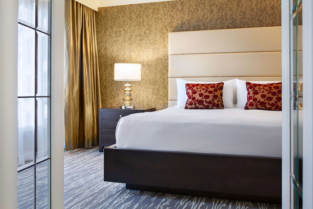 Suite, 1 cama de matrimonio grande (West Coast) del hotel Fairmont Waterfront. Foto 3
