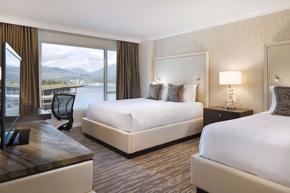 Habitación Signature, 2 camas dobles (Harbor and Stanley Park View) del hotel Fairmont Waterfront. Foto 3