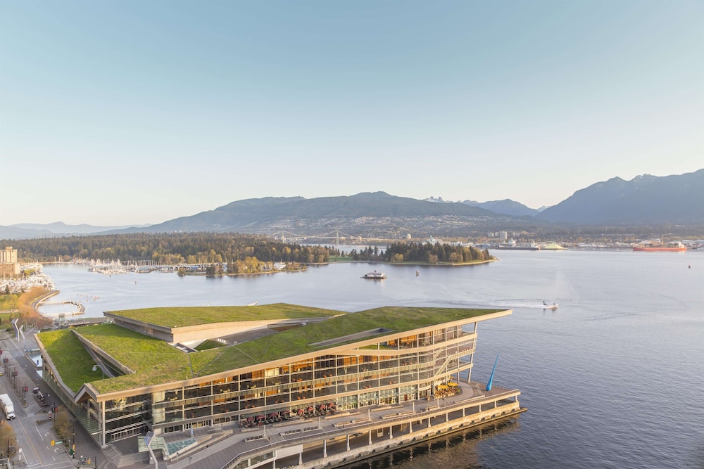 Habitación Signature, 1 cama de matrimonio (Harbor and Stanley Park View) del hotel Fairmont Waterfront. Foto 6