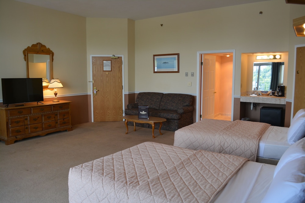 Junior Family Room, Multiple Beds, Balcony del hotel Riveredge Resort
