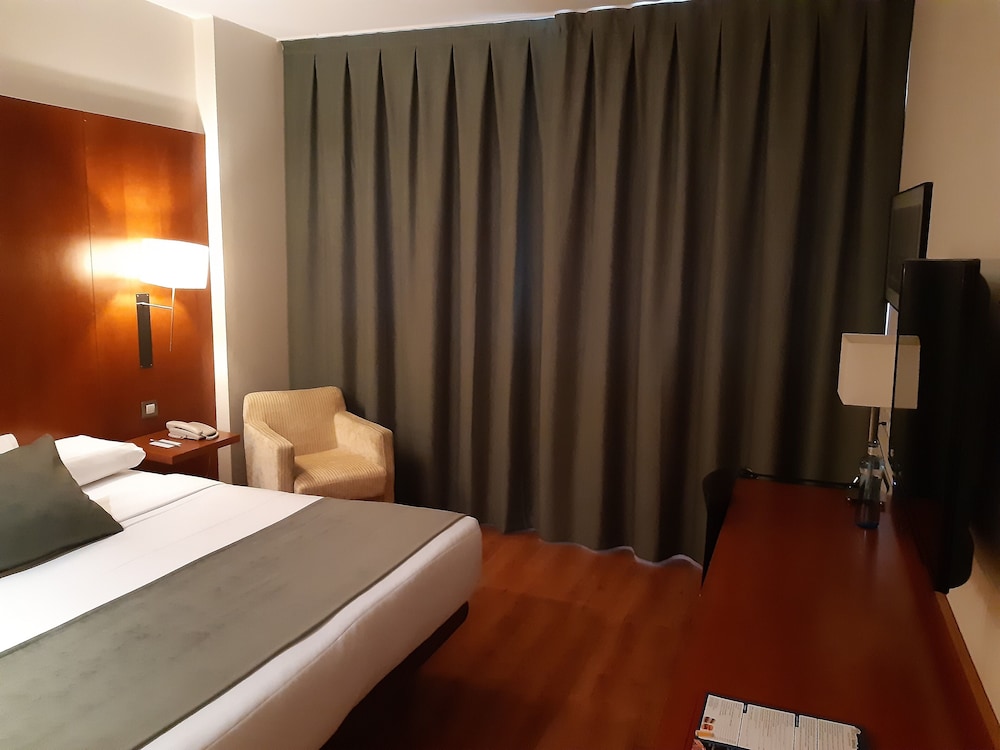 Suite junior, bañera de hidromasaje del hotel Xon's Valencia. Foto 4