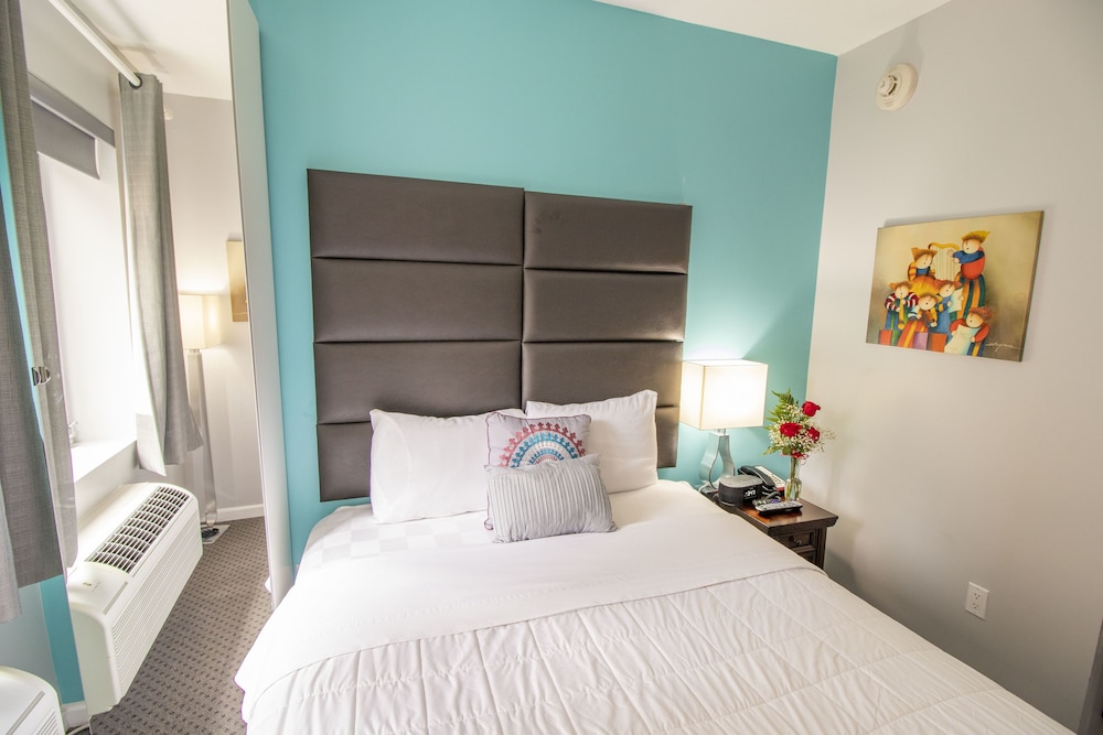 Habitación, 1 cama de matrimonio grande del hotel Canal Loft & Hotel. Foto 9