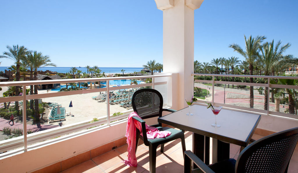 Suite con salón del hotel Playazimbali