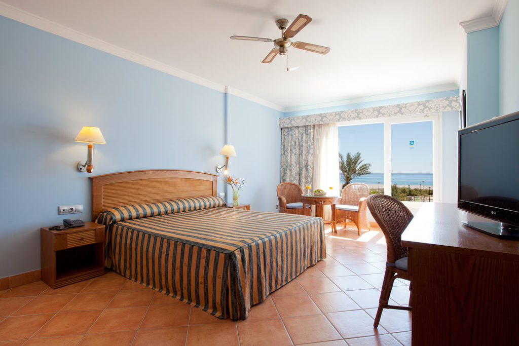 Suite con salón del hotel Playazimbali. Foto 5