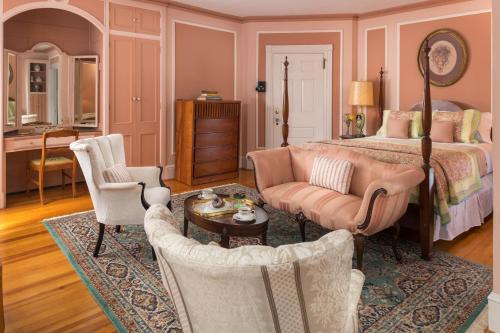 Habitación Queen con vista al jardín del hotel Idlwilde Inn. Foto 1