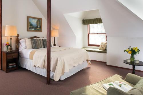 Habitación Superior con cama queen del hotel Idlwilde Inn. Foto 3
