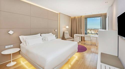 Habitación Doble Superior con vistas - 1 o 2 camas del hotel NH Collection Madrid Eurobuilding