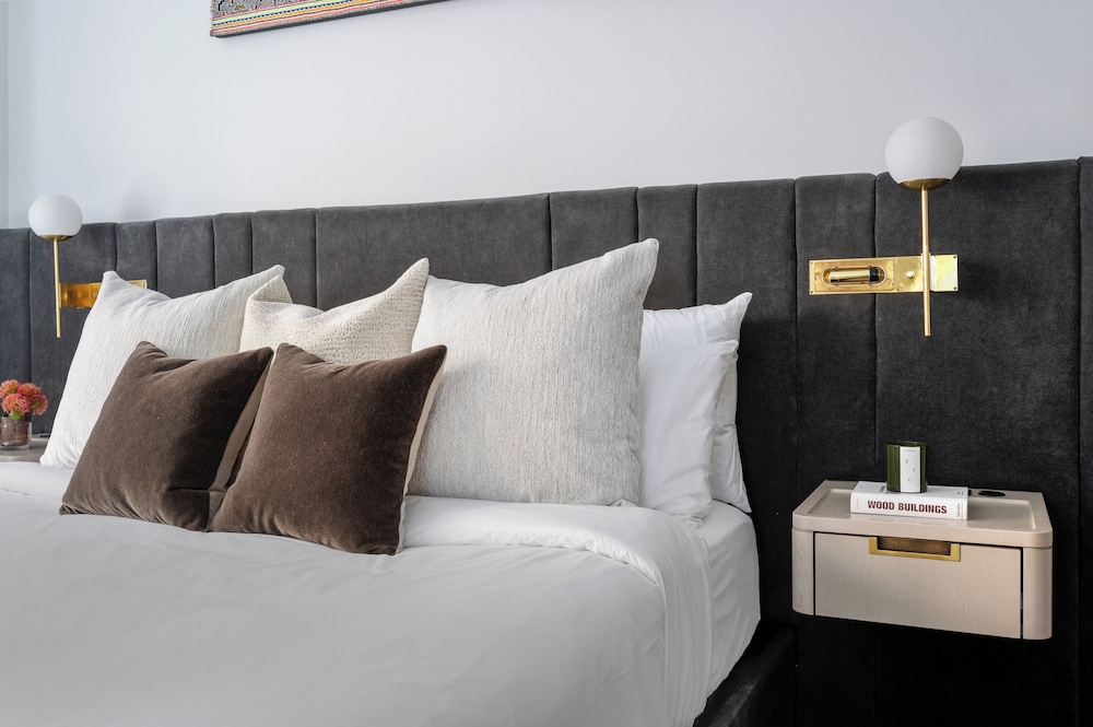 Estudio Premier, 1 cama de matrimonio grande, cocina del hotel Sonder City Hall Park. Foto 5