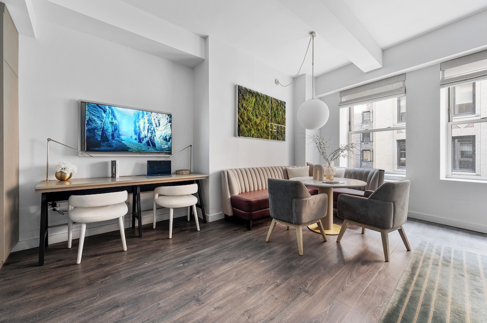 Estudio Premier, 1 cama de matrimonio grande, cocina del hotel Sonder City Hall Park. Foto 18