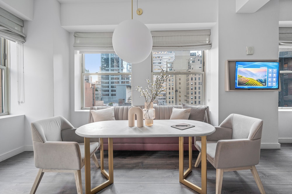 Suite estudio Deluxe, 1 cama de matrimonio grande, cocina del hotel Sonder City Hall Park. Foto 16