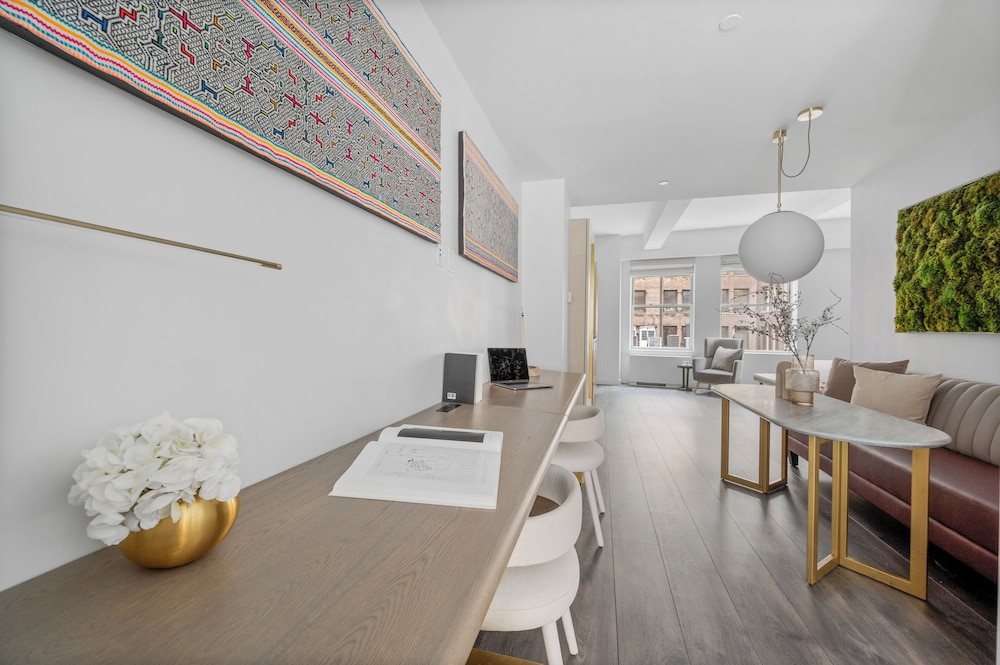 Suite presidencial, 1 cama de matrimonio grande con sofá cama, cocina del hotel Sonder City Hall Park. Foto 21