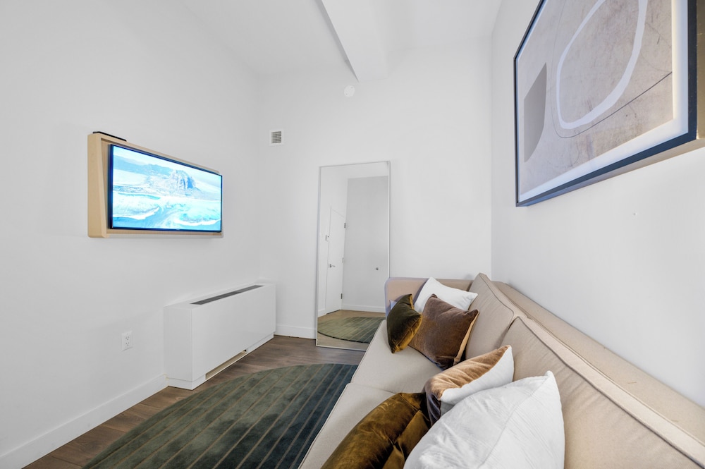 Suite ejecutiva, 1 cama de matrimonio grande con sofá cama, cocina del hotel Sonder City Hall Park. Foto 7