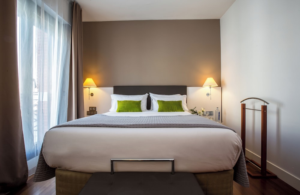 Habitación Deluxe del hotel Leonardo Boutique Madrid. Foto 2