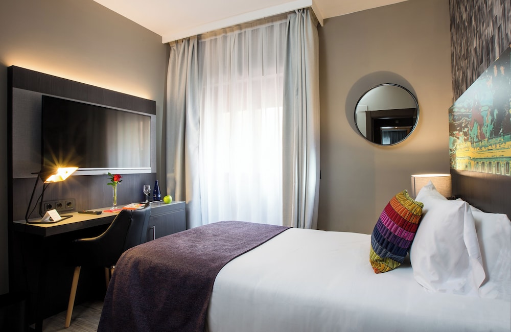 Habitación individual económica del hotel Leonardo Boutique Madrid. Foto 2